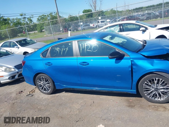 2023 Kia Forte GT-Line with VIN 3KPF54AD0PE568996, listed as a IAAI auction lot 39471420 with 72,969 mi miles. Bid and sale history available at carsss.com. Image 13.