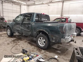 2004 Nissan Titan LE with VIN 1N6AA07B14N511618, listed as a IAAI auction lot 41336419 with 195,863 mi miles and . Bid and sale history available at carsss.com. Image 3.