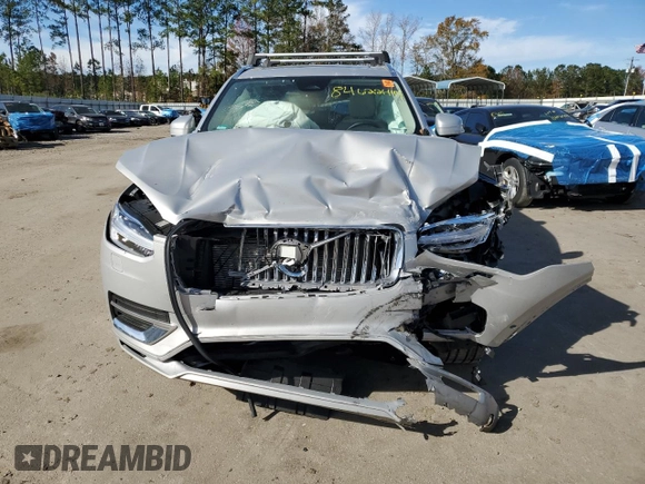 2024 Volvo XC90 Plus Bright Theme z VIN YV4062PE9R1236095, wystawiony jako Copart lot #84622444 z przebiegiem Nie podano mil oraz Szkoda całkowita • Salvage title. Historia ofert i sprzedaży dostępna na DreamBid. Obrazek 5.