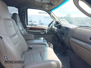 2003 Ford F-250 XL z VIN 1FTNW21LX3EC64584, wystawiony jako IAAI lot #42789502 z przebiegiem 251 574 mil mil oraz . Historia ofert i sprzedaży dostępna na DreamBid. Obrazek 5.