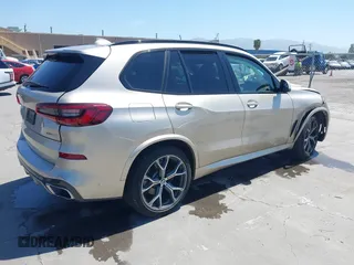 2019 BMW X5 xDrive40i z VIN 5UXCR6C54KLL62006, wystawiony jako IAAI lot #42149795 z przebiegiem 57 470 mil mil oraz . Historia ofert i sprzedaży dostępna na DreamBid. Obrazek 4.