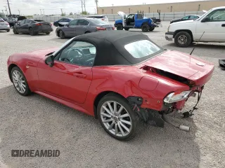 2017 FIAT 124 Spider Lusso z VIN JC1NFAEK5H0123760, wystawiony jako Copart lot #55865845 z przebiegiem 52 285 mil mil oraz Szkoda całkowita • Salvage title. Historia ofert i sprzedaży dostępna na DreamBid. Obrazek 2.