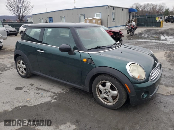 2008 MINI Hardtop with VIN WMWMF33538TU68174, listed as a Copart auction lot 52599285 with 150,496 mi miles and Salvage Title. Bid and sale history available at DreamBid. Image 4.