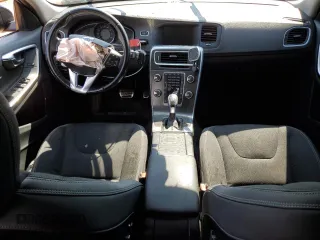 2015 Volvo V60 z VIN YV140MEA2F1209442, wystawiony jako Copart lot #54936914 z przebiegiem Nie podano mil oraz Szkoda całkowita • Salvage title. Historia ofert i sprzedaży dostępna na DreamBid. Obrazek 8.
