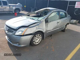 2011 Nissan Sentra 2.0 z VIN 3N1AB6AP4BL718463, wystawiony jako IAAI lot #42395134 z przebiegiem 174 302 mil mil oraz . Historia ofert i sprzedaży dostępna na DreamBid. Obrazek 2.