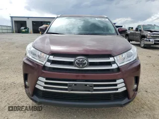 2018 Toyota Highlander SE with VIN 5TDJZRFH3JS494235, listed as a Copart auction lot 57256135 with 69,059 mi miles and Clean title. Bid and sale history available at DreamBid. Image 5.
