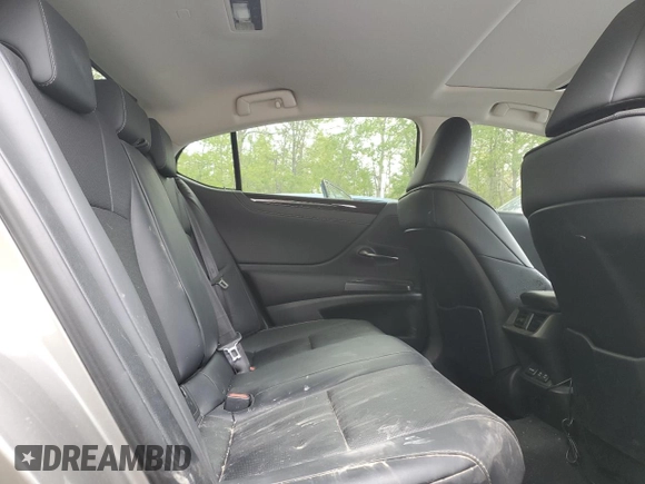 2019 Lexus ES 300h z VIN JTHB21B14K2043342, wystawiony jako Copart lot #57951075 z przebiegiem 93 035 mil mil oraz Szkoda całkowita • Salvage title. Historia ofert i sprzedaży dostępna na DreamBid. Obrazek 10.