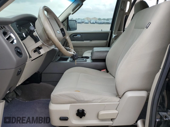 2011 Ford Expedition XLT z VIN 1FMJU1H58BEF01170, wystawiony jako Copart lot #55180025 z przebiegiem 99 677 mil mil oraz Szkoda całkowita • Salvage title. Historia ofert i sprzedaży dostępna na DreamBid. Obrazek 7.