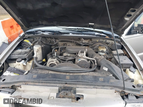 2000 GMC Sonoma SLS z VIN 1GTCS19W1Y8241082, wystawiony jako IAAI lot #41394788 z przebiegiem 193 110 mil mil oraz . Historia ofert i sprzedaży dostępna na DreamBid. Obrazek 10.