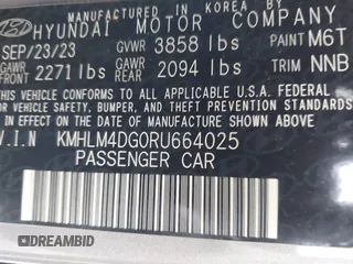 2024 Hyundai Elantra SEL with VIN KMHLM4DG0RU664025, listed as a IAAI auction lot 41955802 with 38,820 mi miles. Bid and sale history available at carsss.com. Image 9.