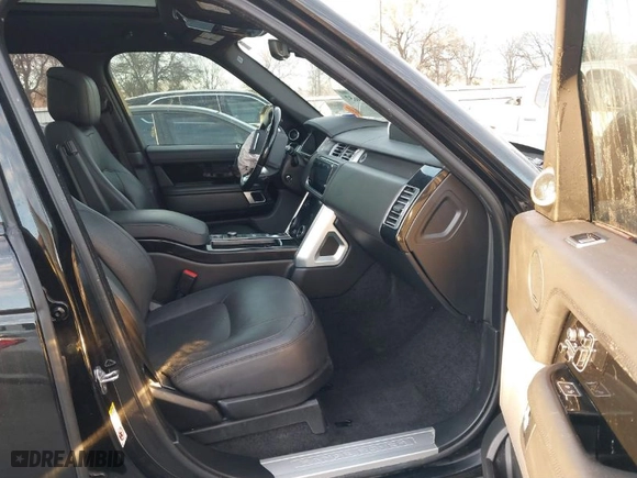 2019 Land Rover Range Rover HSE with VIN SALGS2SV5KA552239, listed as a IAAI auction lot 41304657 with NaN miles. Bid and sale history available at carsss.com. Image 5.