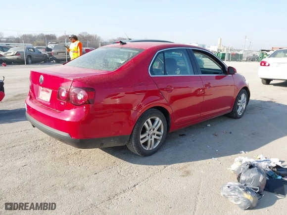 2010 Volkswagen Jetta Sedan Limited with VIN 3VWRX7AJ0AM049276, listed as a IAAI auction lot 41785239 with 235,522 mi miles. Bid and sale history available at carsss.com. Image 4.