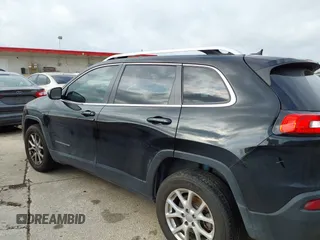 2014 Jeep Cherokee Latitude with VIN 1C4PJMCS5EW294743, listed as a IAAI auction lot 42098992 with 185,814 mi miles. Bid and sale history available at carsss.com. Image 15.