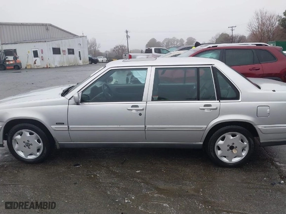 1998 Volvo S90 with VIN YV1KS9600W1129240, listed as a IAAI auction lot 41564419 with 131,225 mi miles. Bid and sale history available at carsss.com. Image 15.
