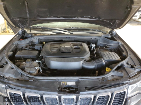 2019 Jeep Grand Cherokee Laredo E with VIN 1C4RJFAG8KC528096, listed as a Copart auction lot 46649985 with 132,029 mi miles and Salvage Title. Bid and sale history available at carsss.com. Image 12.