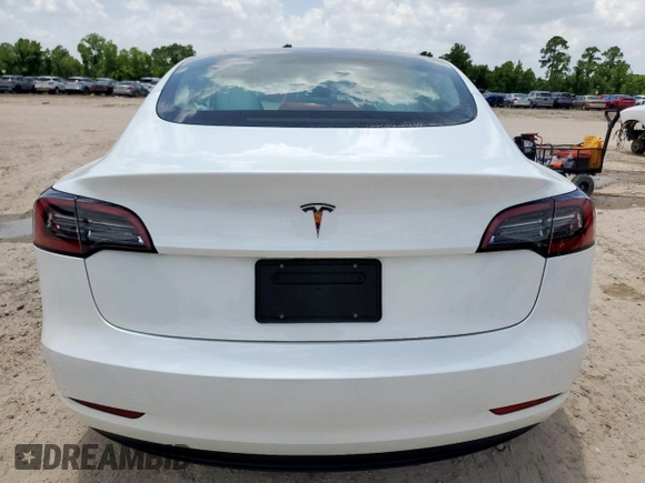 2023 Tesla Model 3 z VIN 5YJ3E1EAXPF600008, wystawiony jako Copart lot #61063675 z przebiegiem 58 733 mil mil oraz Szkoda całkowita • Salvage title. Historia ofert i sprzedaży dostępna na DreamBid. Obrazek 6.