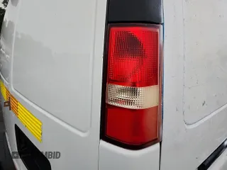 2012 Chevrolet Express Cargo z VIN 1GCWGFCAXC1173617, wystawiony jako IAAI lot #42561444 z przebiegiem 178 334 mil mil oraz . Historia ofert i sprzedaży dostępna na DreamBid. Obrazek 17.