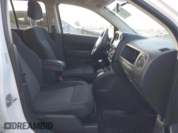 2011 Jeep Compass with VIN 1J4NT1FA5BD289644, listed as a IAAI auction lot 41320876 with 149,938 mi miles. Bid and sale history available at carsss.com. Image 5.