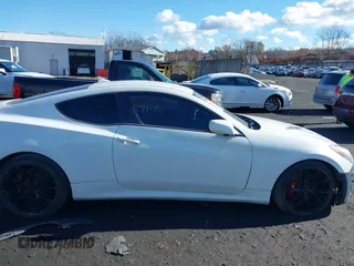 2013 Hyundai Genesis Coupe Grand Touring with VIN KMHHU6KJ7DU096543, listed as a IAAI auction lot 33714958 with 129,768 mi miles and . Bid and sale history available at DreamBid. Image 13.