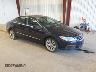 2012 Volkswagen CC R-Line z VIN WVWMP7AN8CE504822, wystawiony jako IAAI lot #41659331 z przebiegiem 107 985 mil mil oraz . Historia ofert i sprzedaży dostępna na DreamBid. Obrazek 1.