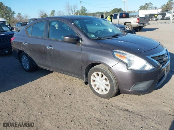 2015 Nissan Versa S Plus with VIN 3N1CN7AP0FL828518, listed as a IAAI auction lot 41713921 with NaN miles. Bid and sale history available at carsss.com. Image 1.