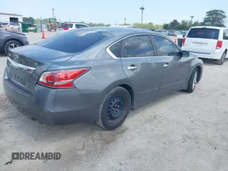 2015 Nissan Altima 2.5 S with VIN 1N4AL3AP1FC454621, listed as a IAAI auction lot 40069022 with 84,296 mi miles. Bid and sale history available at carsss.com. Image 4.