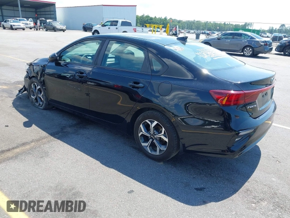 2019 Kia Forte LXS z VIN 3KPF24AD7KE102404, wystawiony jako IAAI lot #42571520 z przebiegiem 61 502 mil mil oraz . Historia ofert i sprzedaży dostępna na DreamBid. Obrazek 3.