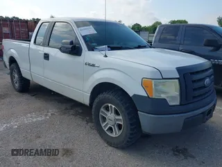 2010 Ford F-150 XL z VIN 1FTFX1CV6AKE58702, wystawiony jako IAAI lot #42298650 z przebiegiem 172 976 mil mil oraz . Historia ofert i sprzedaży dostępna na DreamBid. Obrazek 1.