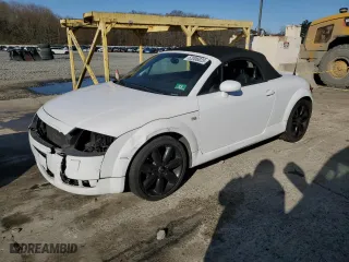 2004 Audi TT with VIN TRUTC28N441010472, listed as a Copart auction lot 52006825 with 118,387 mi miles and Salvage Title. Bid and sale history available at carsss.com. Image 1.