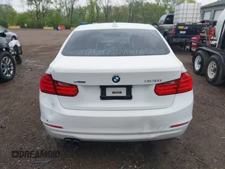 2015 BMW 3 Series 328i xDrive z VIN WBA3B3C58FF546547, wystawiony jako IAAI lot #42110427 z przebiegiem 90 872 mil mil oraz . Historia ofert i sprzedaży dostępna na DreamBid. Obrazek 16.