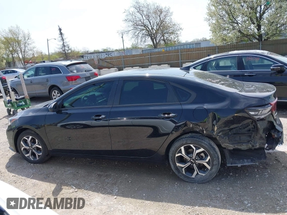 2021 Kia Forte LXS z VIN 3KPF24AD7ME393313, wystawiony jako IAAI lot #42127977 z przebiegiem 44 943 mil mil oraz . Historia ofert i sprzedaży dostępna na DreamBid. Obrazek 14.