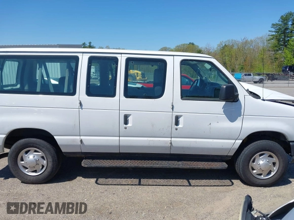 2013 Ford Econoline Passenger XL z VIN 1FBNE3BL8DDA48011, wystawiony jako IAAI lot #42221850 z przebiegiem 74 189 mil mil oraz . Historia ofert i sprzedaży dostępna na DreamBid. Obrazek 13.