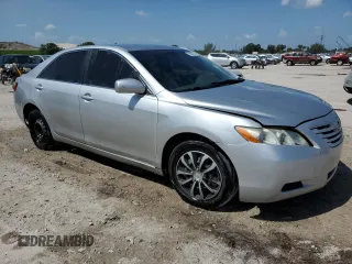 2008 Toyota Camry LE z VIN 4T1BK46KX8U063917, wystawiony jako Copart lot #52848205 z przebiegiem 168 993 mil mil oraz Czysty tytuł • Clean title. Historia ofert i sprzedaży dostępna na DreamBid. Obrazek 4.