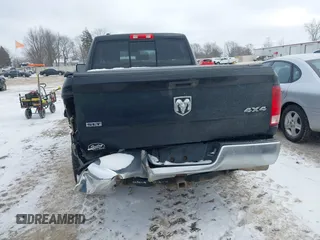 2014 Ram 1500 Big Horn z VIN 1C6RR7GT5ES114973, wystawiony jako IAAI lot #41250163 z przebiegiem 249 702 mil mil oraz . Historia ofert i sprzedaży dostępna na DreamBid. Obrazek 16.