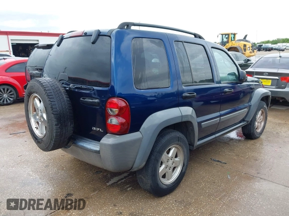 2005 Jeep Liberty Sport with VIN 1J4GK48K05W500812, listed as a IAAI auction lot 41832180 with 138,254 mi miles. Bid and sale history available at carsss.com. Image 4.