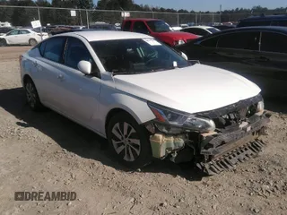 2020 Nissan Altima 2.5 S with VIN 1N4BL4BV6LC240694, listed as a IAAI auction lot 40997565 with 131,332 mi miles. Bid and sale history available at carsss.com. Image 1.