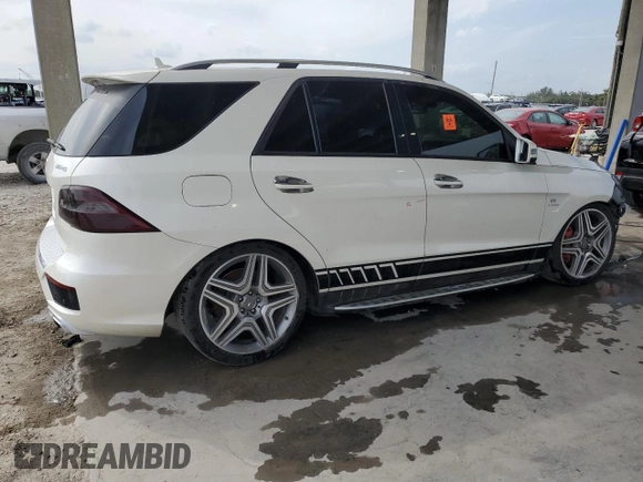 2014 Mercedes-Benz M 63 AMG z VIN 4JGDA7EB2EA272788, wystawiony jako Copart lot #49834825 z przebiegiem Nie podano mil oraz Czysty tytuł • Clean title. Historia ofert i sprzedaży dostępna na DreamBid. Obrazek 3.