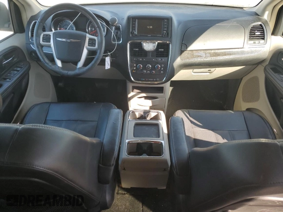 2015 Chrysler Town & Country LX with VIN 2C4RC1AG0FR730019, listed as a Copart auction lot 87692275 with 101,892 mi miles and Salvage Title. Bid and sale history available at carsss.com. Image 8.