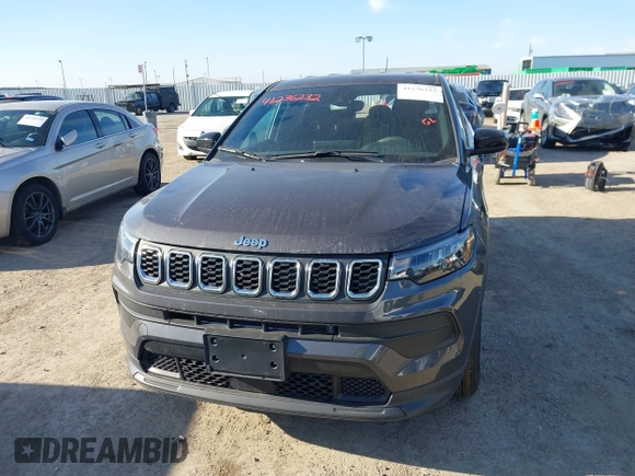 2024 Jeep Compass Sport z VIN 3C4NJDANXRT121722, wystawiony jako IAAI lot #41236232 z przebiegiem 8 702 mil mil oraz . Historia ofert i sprzedaży dostępna na DreamBid. Obrazek 12.