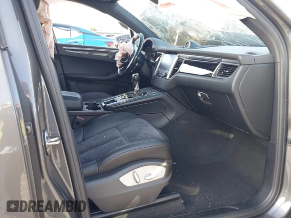 2018 Porsche Macan with VIN WP1AA2A54JLB14685, listed as a IAAI auction lot 41906101 with Not provided miles and . Bid and sale history available at DreamBid. Image 5.