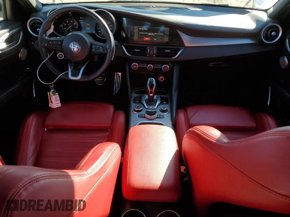 2023 Alfa Romeo Giulia Veloce z VIN ZARFAMBN8P7671236, wystawiony jako Copart lot #89178745 z przebiegiem 45 168 mil mil oraz Szkoda całkowita • Salvage title. Historia ofert i sprzedaży dostępna na DreamBid. Obrazek 8.