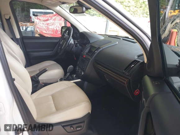 2011 Land Rover LR2 HSE with VIN SALFT2BN8BH217556, listed as a IAAI auction lot 42353594 with 184,631 mi miles and . Bid and sale history available at DreamBid. Image 5.