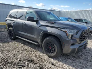 2023 Toyota Sequoia SR5 with VIN 7SVAAABA5PX013993, listed as a Copart auction lot 81486754 with 18,740 mi miles and Salvage Title. Bid and sale history available at carsss.com. Image 4.
