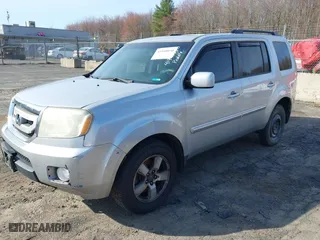 2011 Honda Pilot EX-L with VIN 5FNYF4H52BB005343, listed as a IAAI auction lot 41948030 with 271,869 mi miles. Bid and sale history available at carsss.com. Image 21.
