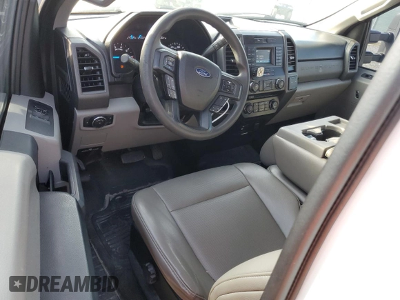 2017 Ford F-250 XL z VIN 1FTBF2A68HEB56355, wystawiony jako Copart lot #77892084 z przebiegiem 142 921 mil mil oraz Szkoda całkowita • Salvage title. Historia ofert i sprzedaży dostępna na DreamBid. Obrazek 8.