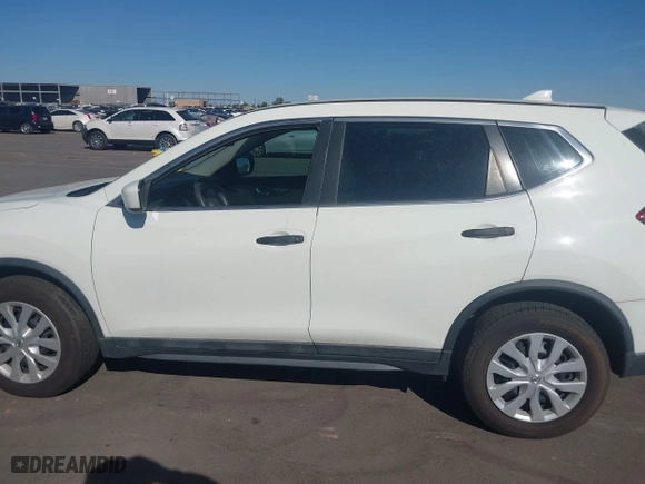 2017 Nissan Rogue SL with VIN 5N1AT2MV3HC825257, listed as a IAAI auction lot 40379208 with 109,784 mi miles. Bid and sale history available at carsss.com. Image 14.