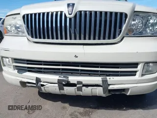 2006 Lincoln Navigator Luxury with VIN 5LMFU28556LJ15137, listed as a IAAI auction lot 41574182 with 1 mi miles. Bid and sale history available at carsss.com. Image 6.