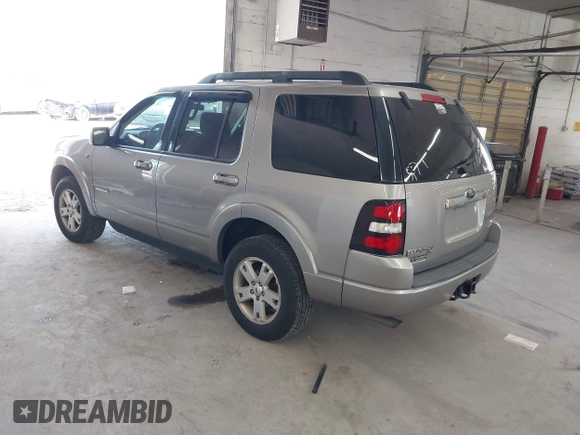 2008 Ford Explorer XLT z VIN 1FMEU73898UB09934, wystawiony jako IAAI lot #42560438 z przebiegiem 106 359 mil mil oraz . Historia ofert i sprzedaży dostępna na DreamBid. Obrazek 3.