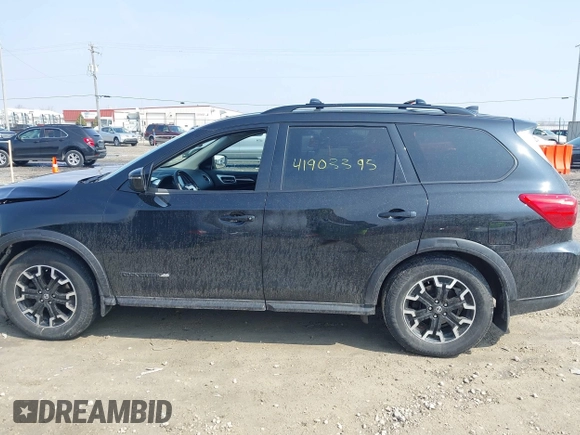 2019 Nissan Pathfinder S z VIN 5N1DR2MM8KC637926, wystawiony jako IAAI lot #41903395 z przebiegiem 84 436 mil mil oraz . Historia ofert i sprzedaży dostępna na DreamBid. Obrazek 14.