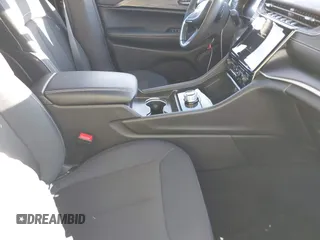 2024 Jeep Grand Cherokee Altitude X with VIN 1C4RJKAG0R8572597, listed as a IAAI auction lot 41411512 with 2,445 mi miles and . Bid and sale history available at DreamBid. Image 5.